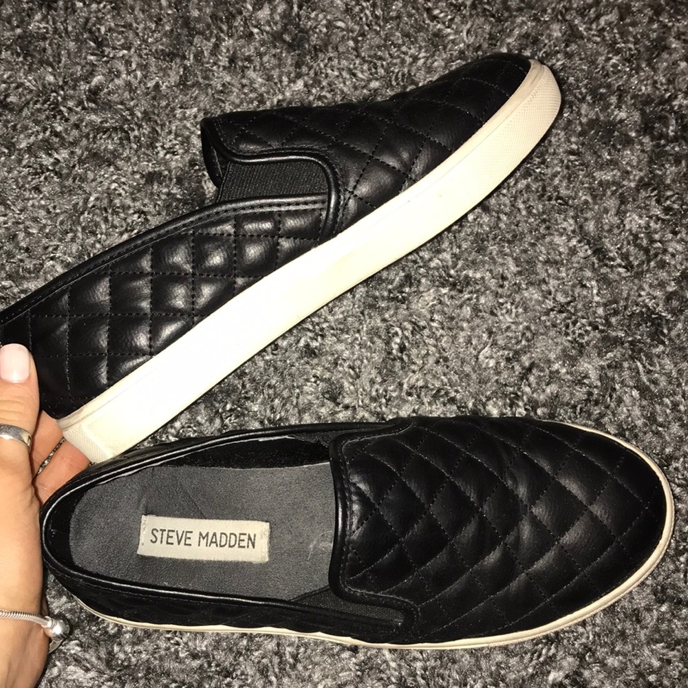 STEVE MADDEN SIZE 8 SLIP ONS